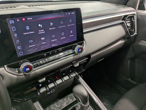 Used 2024 GMC Canyon Elevation w/ Convenience Package image 11