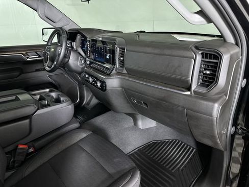 Used 2025 Chevrolet Silverado 1500 LT AWD/4WD image 30