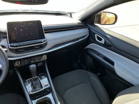 Certified 2025 Jeep Compass Sport w/ Mopar Graphics Package image 12