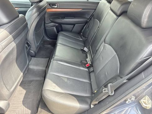 Used 2014 Subaru Outback 3.6R Limited w/ Moonroof Package AWD/4WD image 22