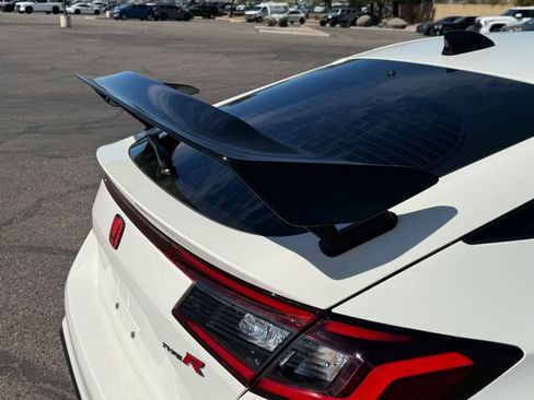 Used 2024 Honda Civic Type R image 9