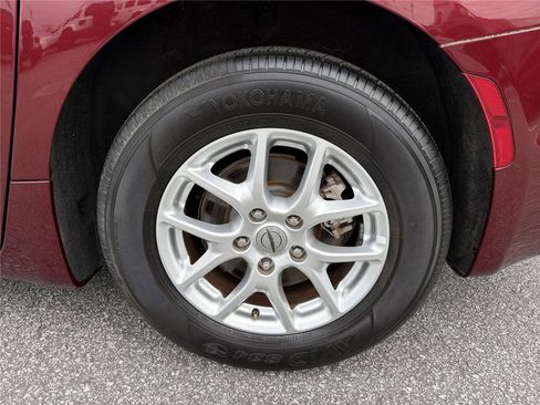 Used 2023 Chrysler Pacifica Touring-L FWD image 18