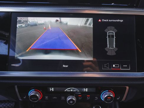 Used 2025 Audi Q3 2.0T Premium image 18