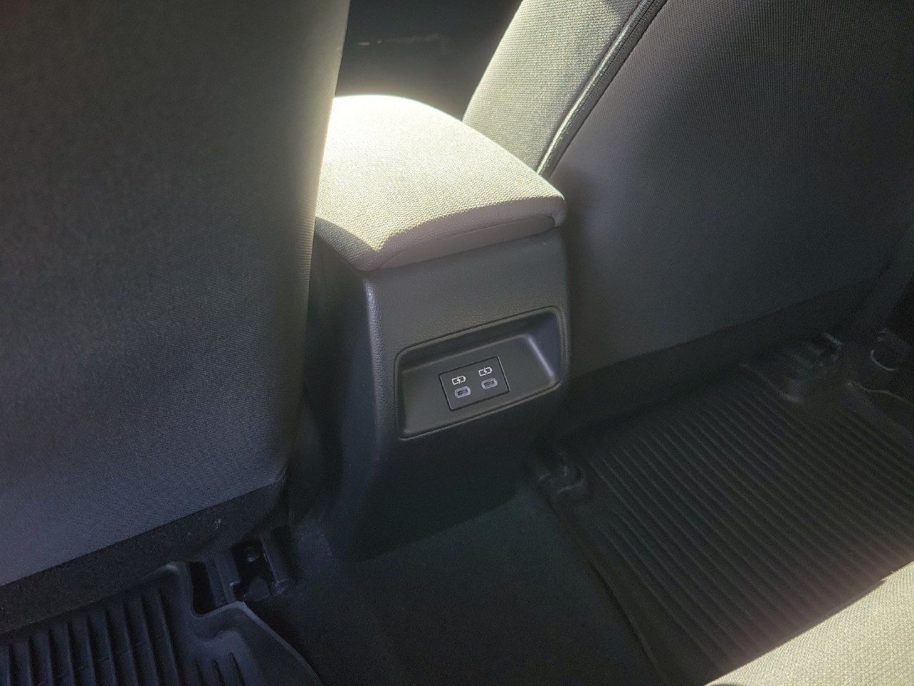Used 2023 Toyota Corolla LE FWD image 11