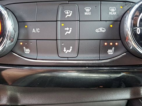 Used 2024 Chevrolet TrailBlazer RS AWD/4WD image 24