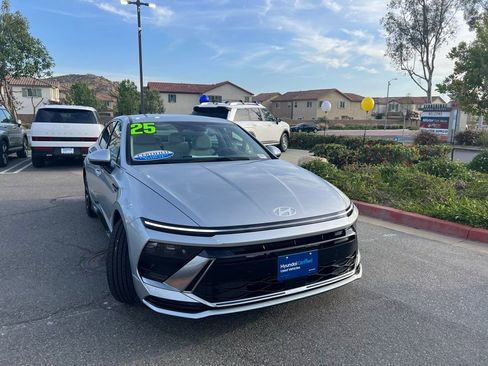 Certified 2025 Hyundai Sonata SEL image 2