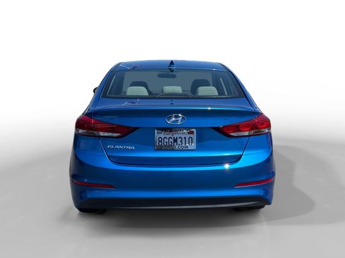 Used 2018 Hyundai Elantra SEL FWD image 4