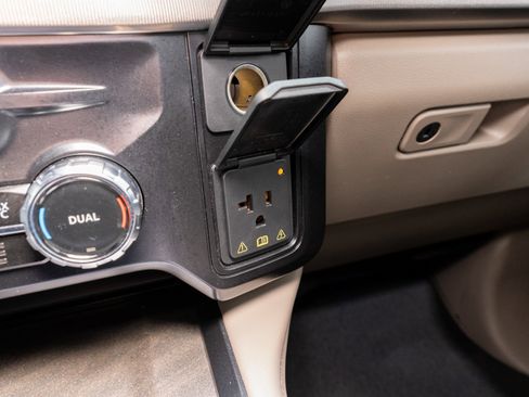 Used 2025 Ford F450 Platinum w/ Platinum Plus Package image 32