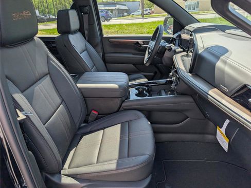 New 2026 Chevrolet Suburban High Country w/ Sun And Tow Package AWD/4WD image 7