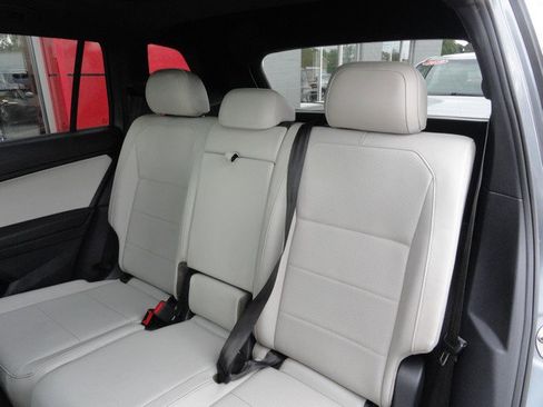 Used 2021 Volkswagen Tiguan SE R-Line image 13