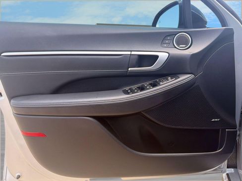 Certified 2025 Hyundai Sonata Limited FWD image 12