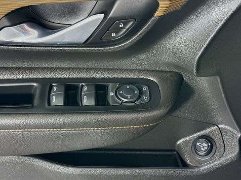 Used 2020 GMC Terrain SLE w/ Driver Convenience Package FWD image 24