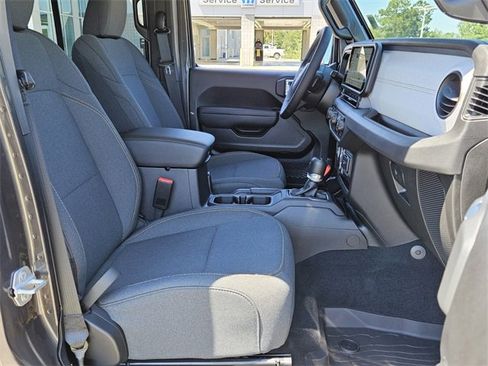 New 2025 Jeep Gladiator Sport image 16