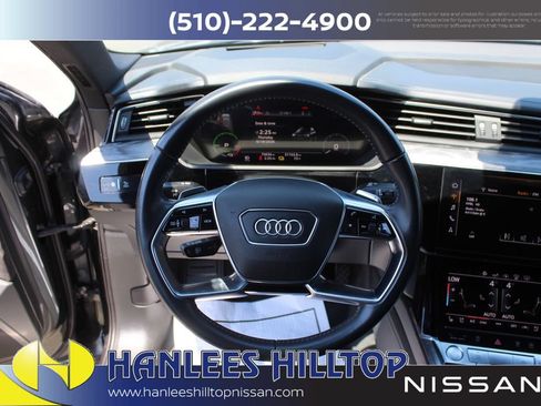 Used 2019 Audi e-tron Prestige w/ Prestige Package AWD/4WD image 19