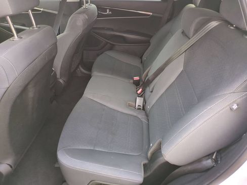 Used 2019 Kia Sorento L FWD image 25