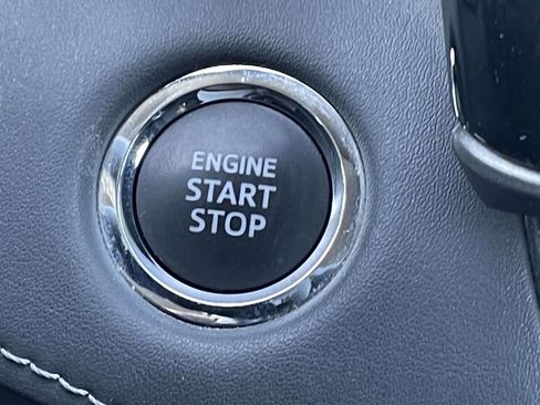 Used 2023 Toyota Highlander LE image 37