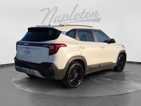 Certified 2026 Kia Seltos EX w/ EX Sunroof Package FWD image 8