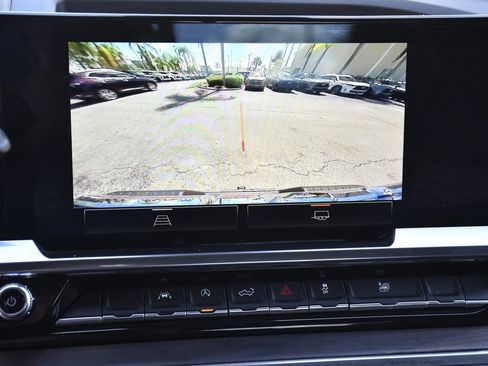 Used 2025 GMC Sierra 1500 SLT RWD image 17