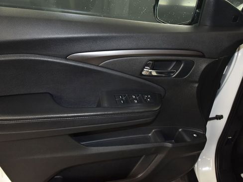 Used 2022 Honda Pilot Sport image 14