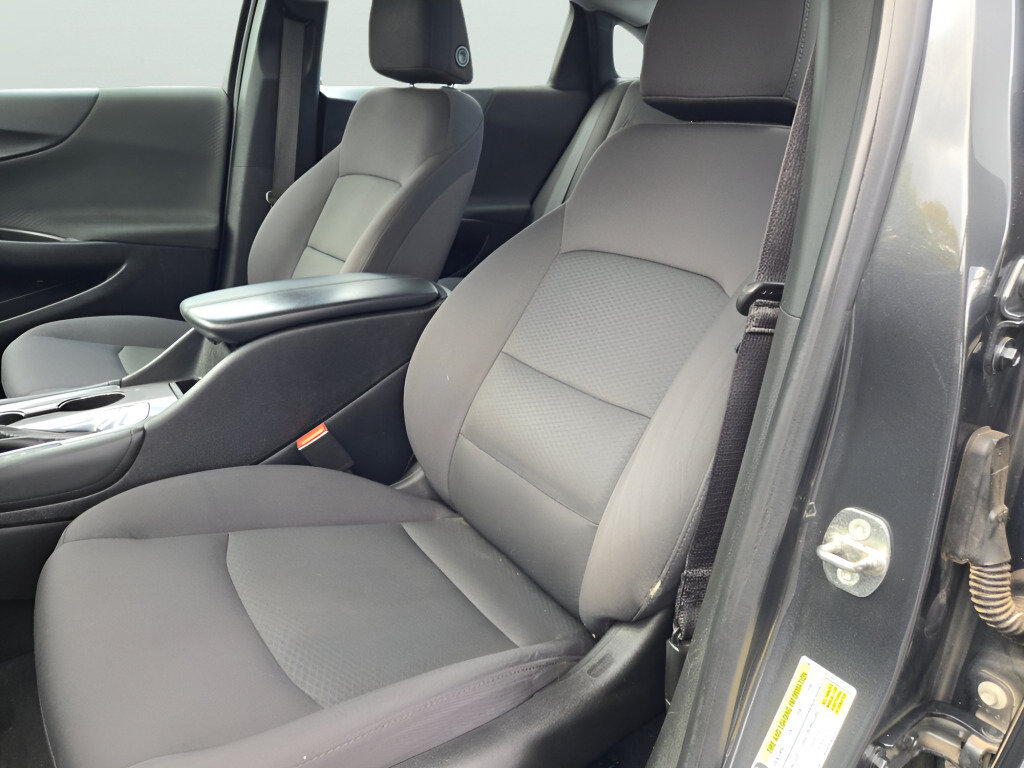 Used 2017 Chevrolet Malibu LT FWD image 28