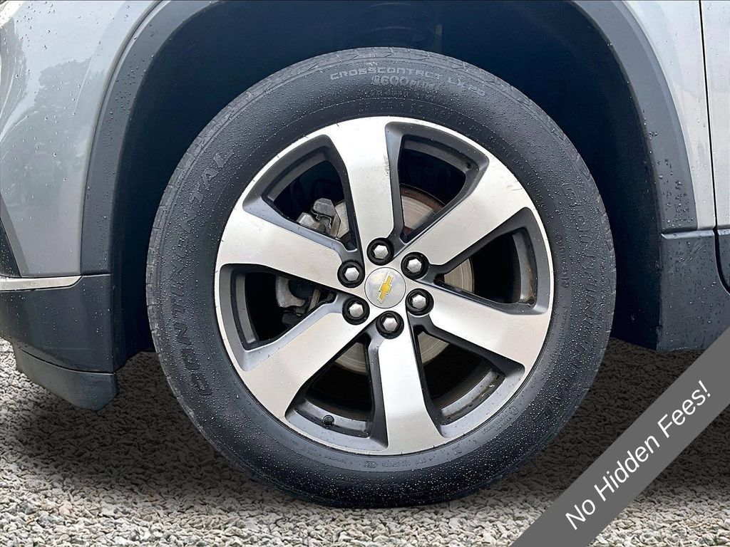Used 2019 Chevrolet Traverse LT w/ LT Premium Package AWD/4WD image 9