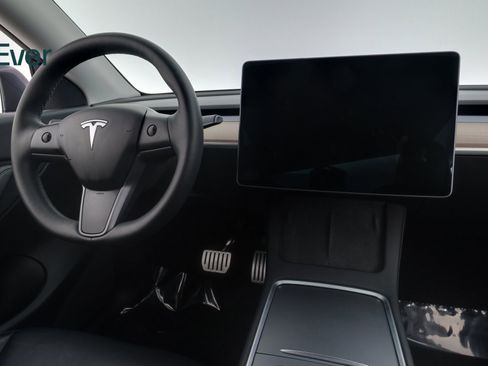 Used 2021 Tesla Model Y Performance image 22