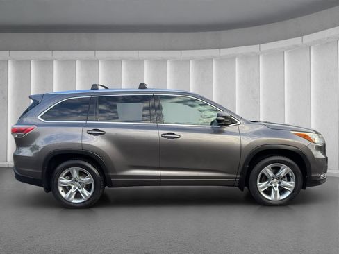 Used 2015 Toyota Highlander Limited image 6