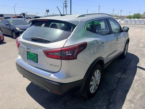 Used 2022 Nissan Rogue Sport SV w/ Technology Package AWD/4WD image 2