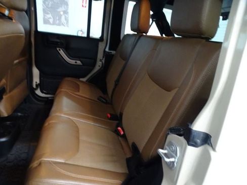 Used 2016 Jeep Wrangler Unlimited Sahara image 4