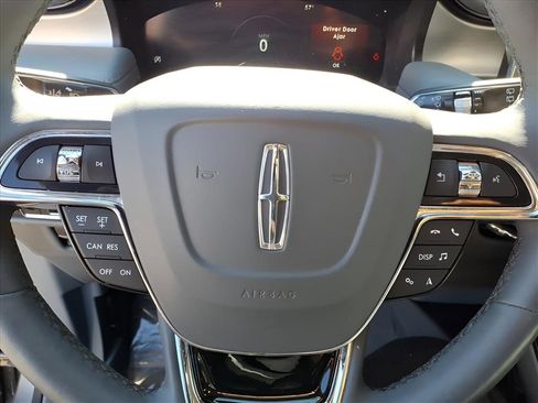 Certified 2021 Lincoln Nautilus Reserve image 6