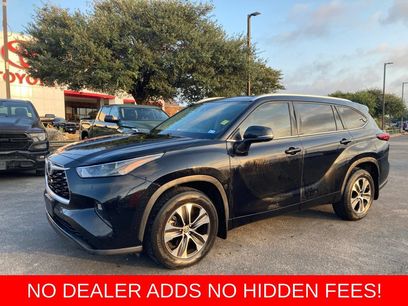 Used 2022 Toyota Highlander XLE