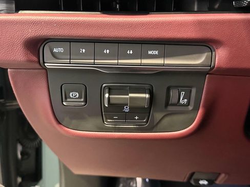 Used 2026 Cadillac Escalade Luxury w/ LPO, Floor Liner Package AWD/4WD image 28