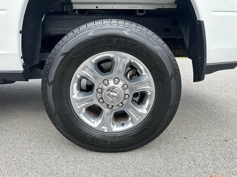 Used 2024 RAM 2500 Big Horn image 30