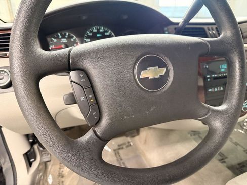 Used 2008 Chevrolet Impala LT FWD image 16