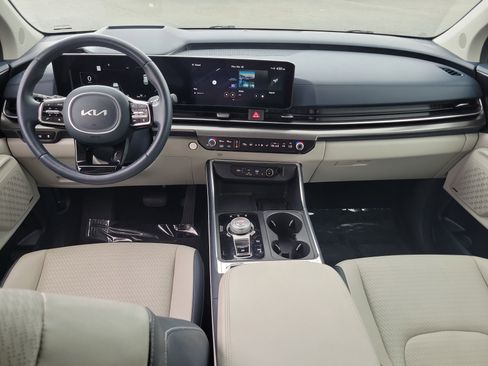 Used 2025 Kia Carnival SX Prestige FWD image 18