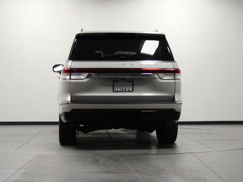 Used 2024 Lincoln Navigator Reserve AWD/4WD image 5