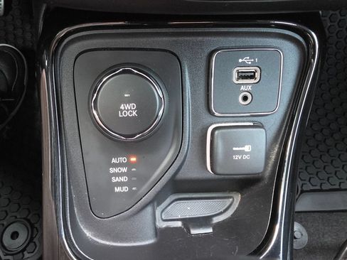 Used 2021 Jeep Compass Latitude AWD/4WD image 21