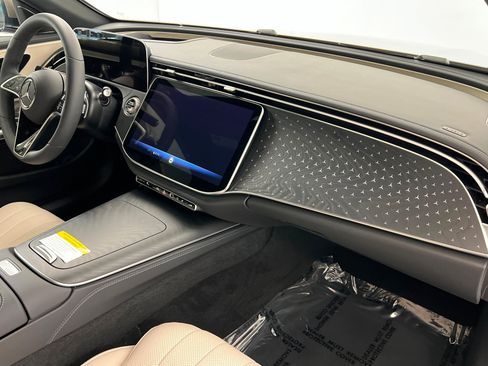 New 2026 Mercedes-Benz E 350 4MATIC Sedan image 23