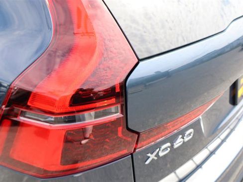 Used 2026 Volvo XC60 B5 Plus image 28