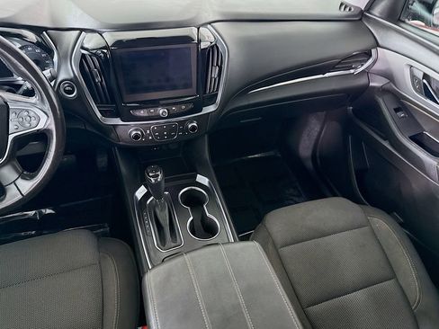 Used 2018 Chevrolet Traverse LT image 25