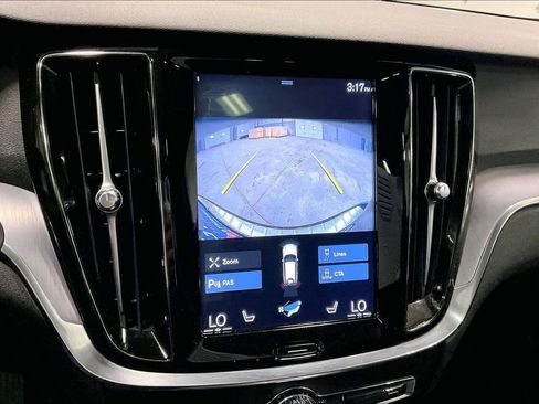 Used 2020 Volvo V60 T5 Cross Country w/ Protection Package Premier image 14