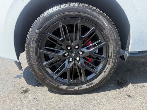 New 2025 Ford Expedition Platinum w/ Stealth Performance Package AWD/4WD image 9