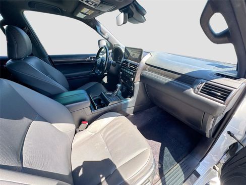 Used 2022 Lexus GX 460 GX 460 w/ Black Line Special Edition image 16