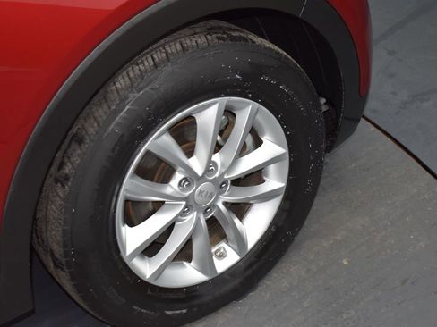 Used 2016 Kia Sorento LX image 18