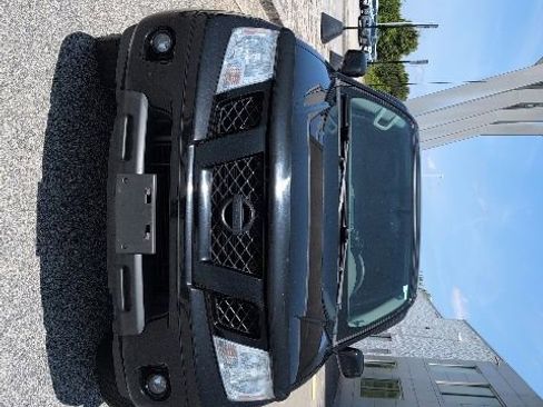 Used 2020 Nissan Frontier SV w/ Midnight Edition Floor Mats RWD image 6