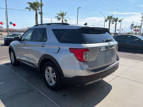 Used 2023 Ford Explorer XLT w/ Equipment Group 202A RWD image 3