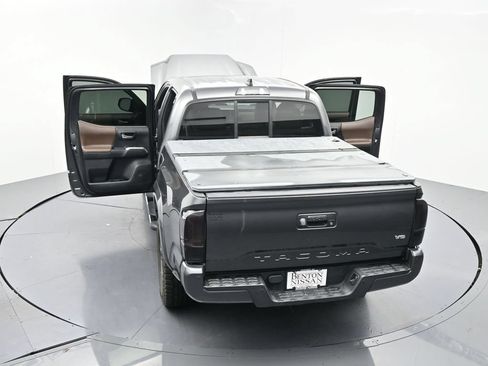 Used 2016 Toyota Tacoma Limited RWD image 24
