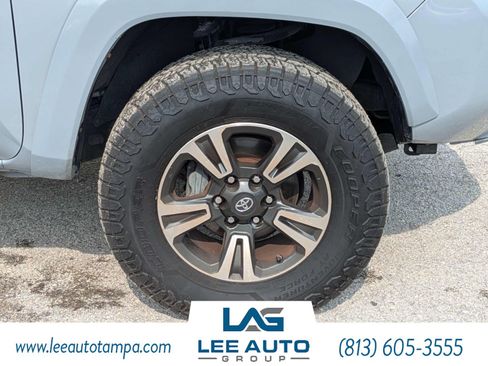 Used 2018 Toyota Tacoma TRD Sport w/ Technology Package RWD image 10