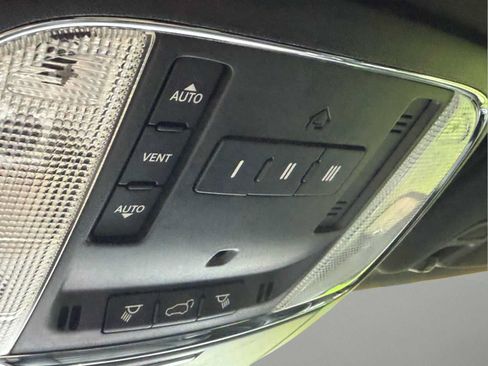 Used 2022 Jeep Grand Cherokee Limited AWD/4WD image 24