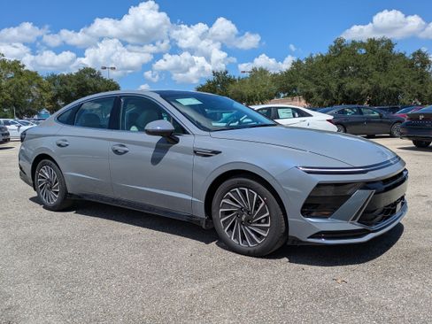 New 2026 Hyundai Sonata SEL FWD image 2